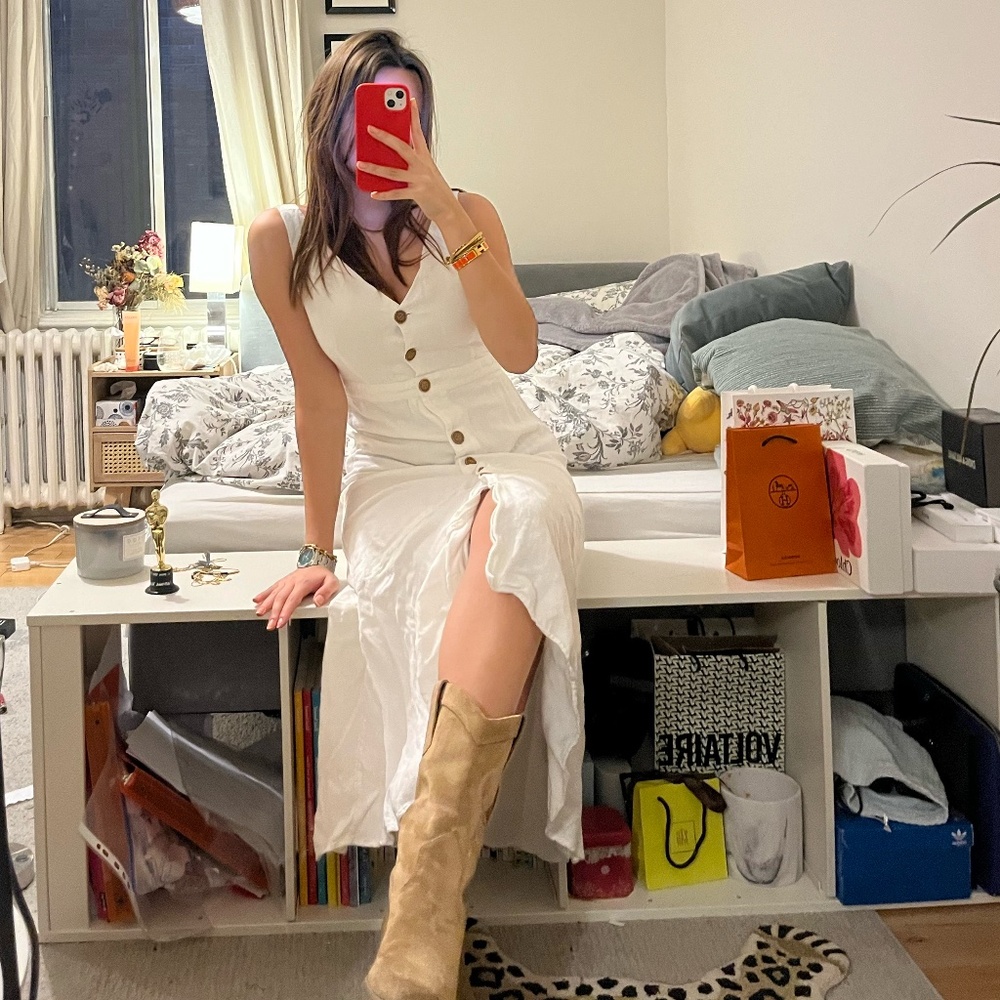 Long white backless dress